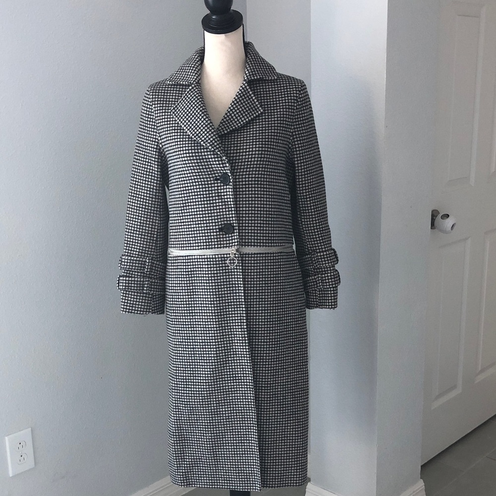 SO ‘ EVENTS Women Zip Accent White-Black Checked Long Coat | M